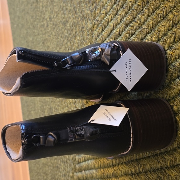 Cole Haan Black Leather Ankle Booties Waterproof - Picture 5 of 8